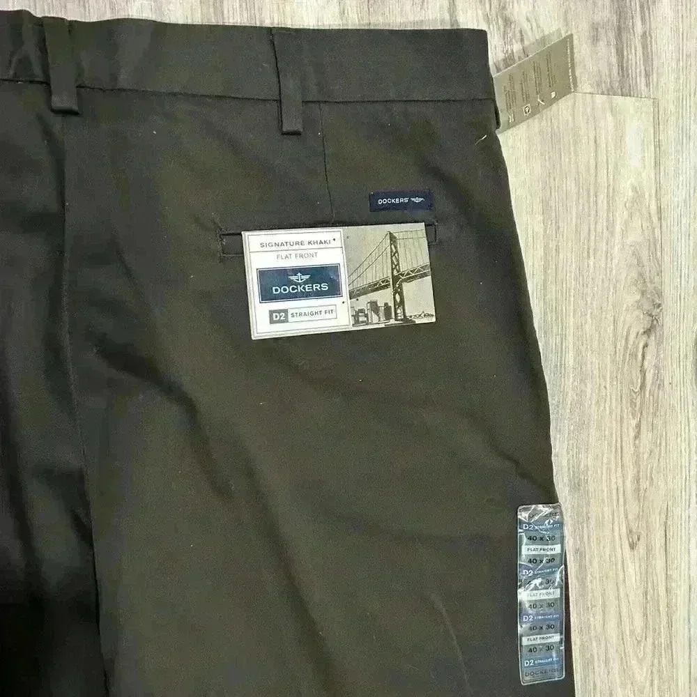 NWT Dockers Men's Signature Khaki Straight Fit Flat Front Pants Brown Size 40x30 - Picture 6 of 8